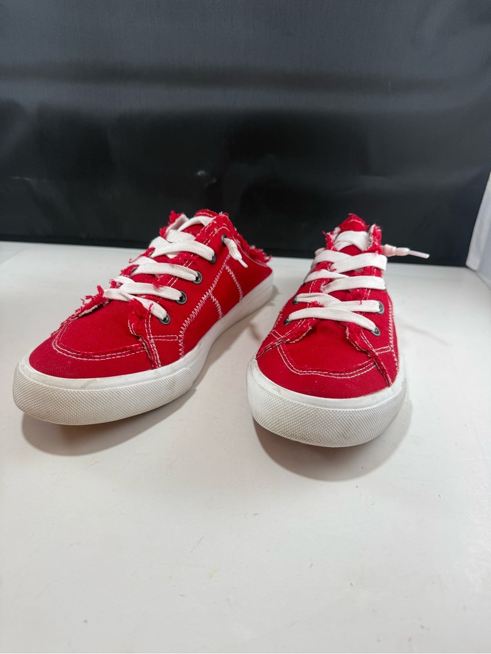 Size 11 Fits Like 10 Women’s Red Canvas Slip-On Sneakers with White Laces - Picture 2 of 7